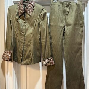 Elegant Olive Women's Pantsuit with Patterned Accents